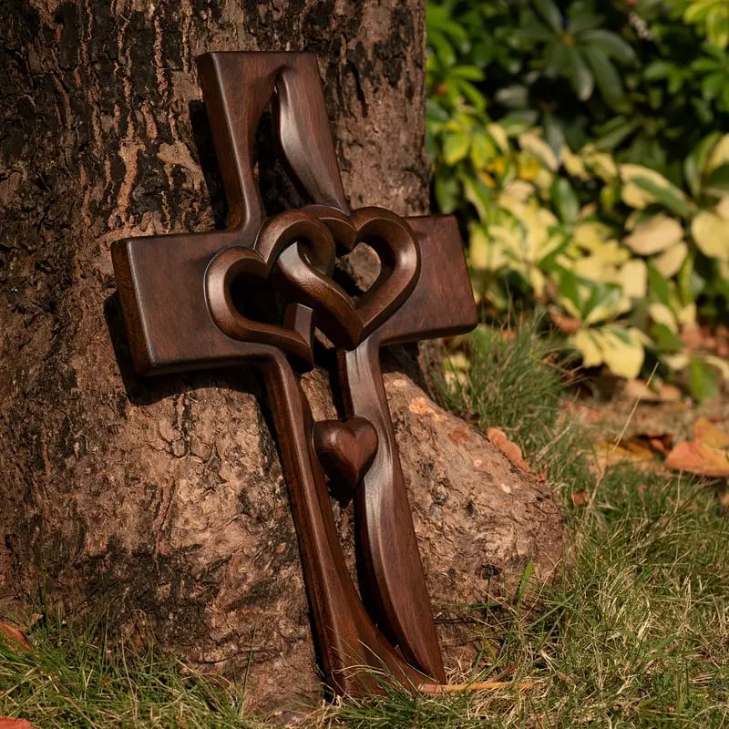 Gluschwein - Intertwined Heart Wooden Cross